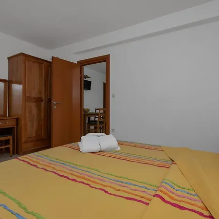 Juric - One Bedroom Apartment Baska Voda