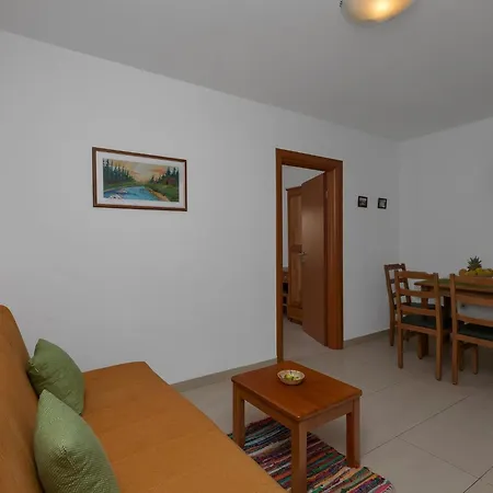 Juric - One Bedroom Baska Voda