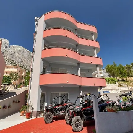 Juric - One Bedroom Apartment *